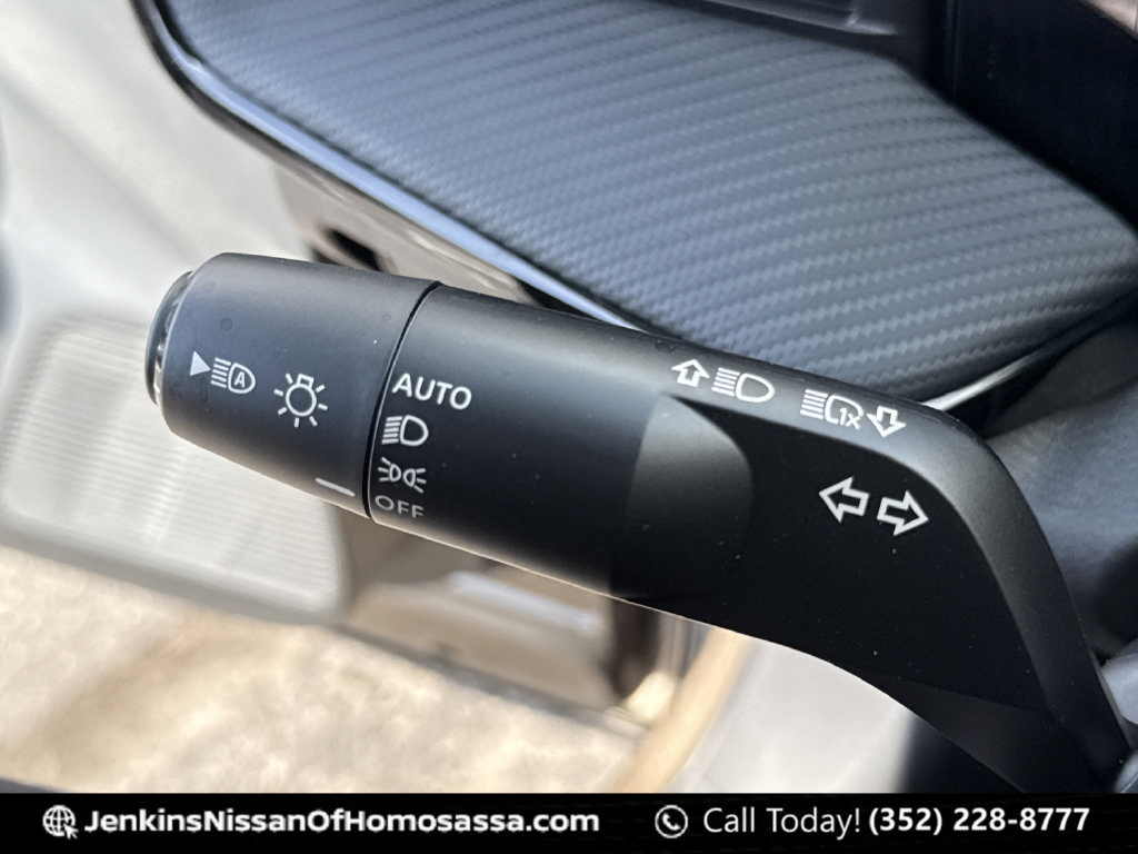 New 2026 Nissan Kicks SR FWD image 36