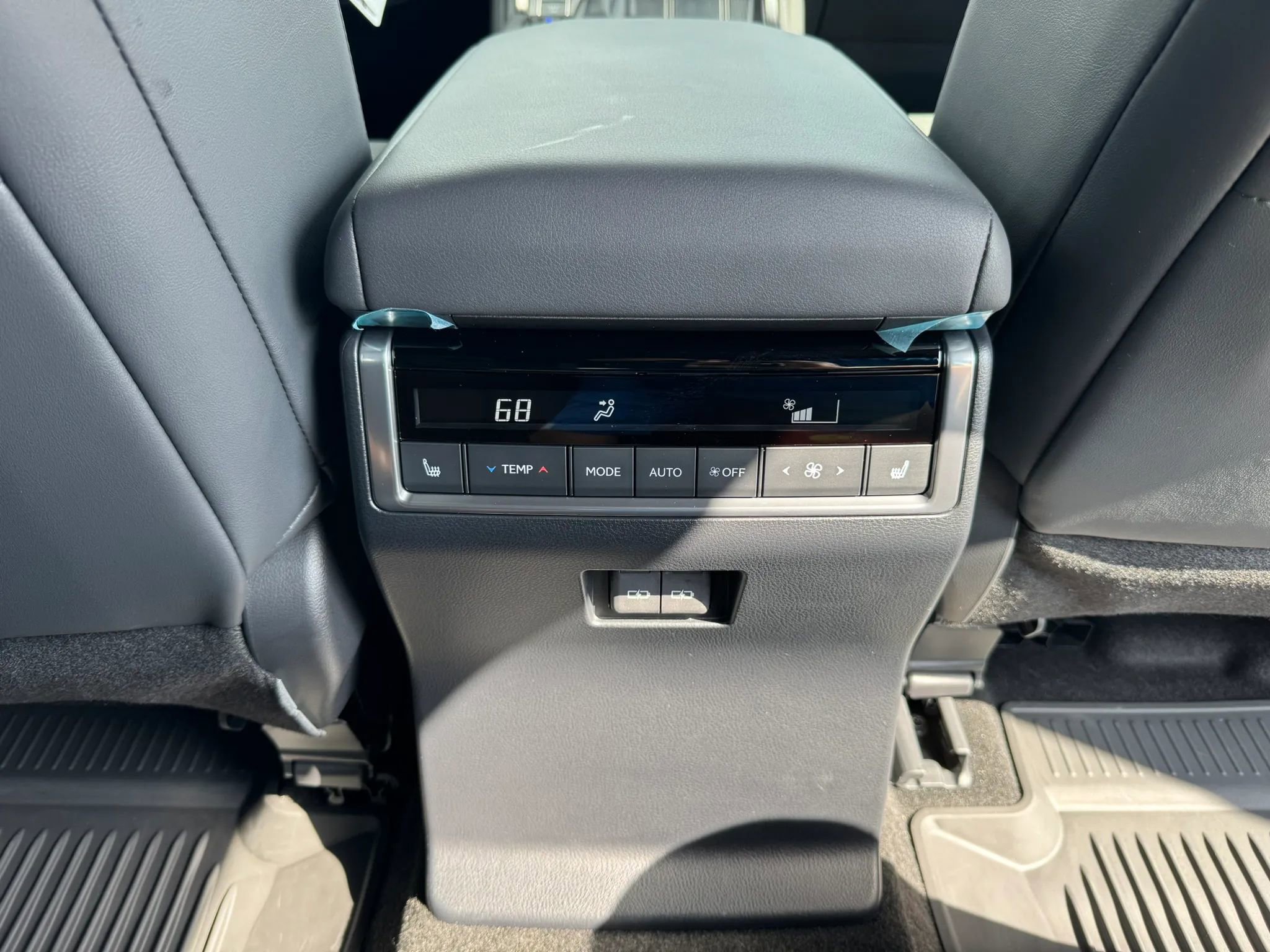 Used 2026 Lexus GX 550 w/ Accessory Package (2T) AWD/4WD image 30