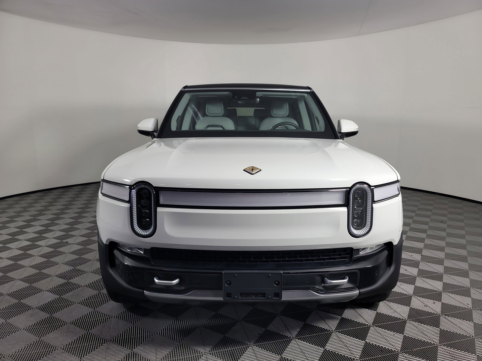 Used 2024 Rivian R1S Adventure image 8