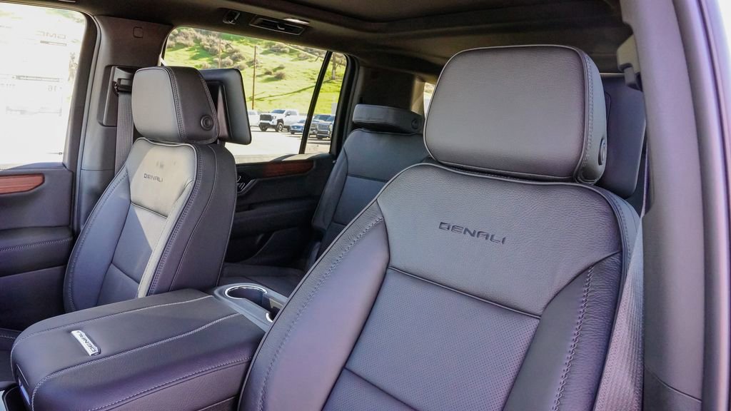 New 2026 GMC Yukon XL Denali w/ Advanced Technology Package image 17