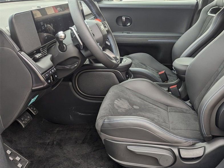 New 2025 Hyundai Ioniq 5 N Base image 10