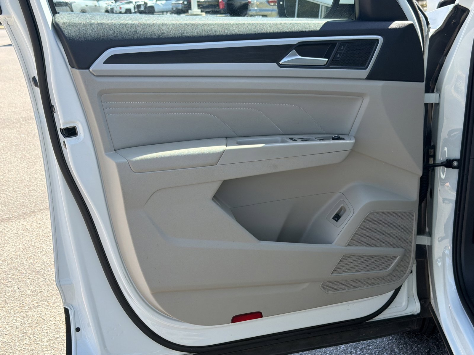 Used 2022 Volkswagen Atlas SE image 16