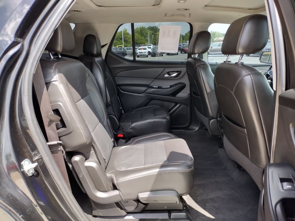 Used 2021 Chevrolet Traverse Premier w/ Redline Edition AWD/4WD image 13