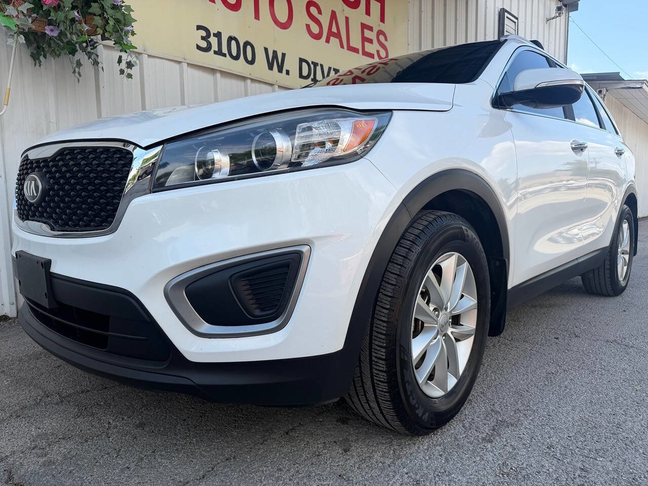 Used 2016 Kia Sorento LX image 3