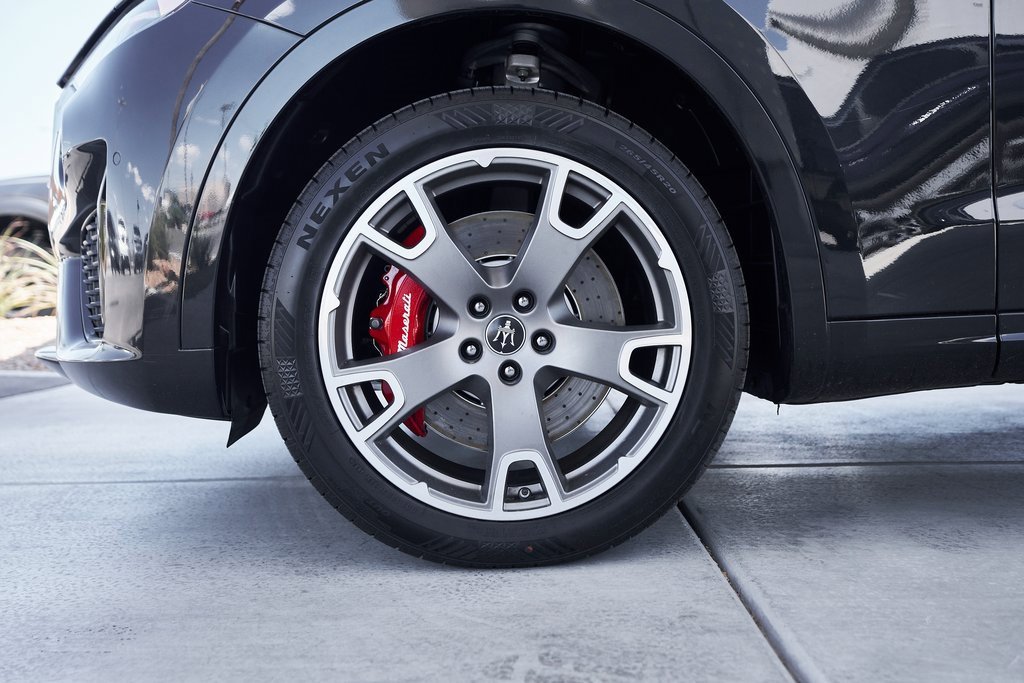 Used 2022 Maserati Levante Modena image 3