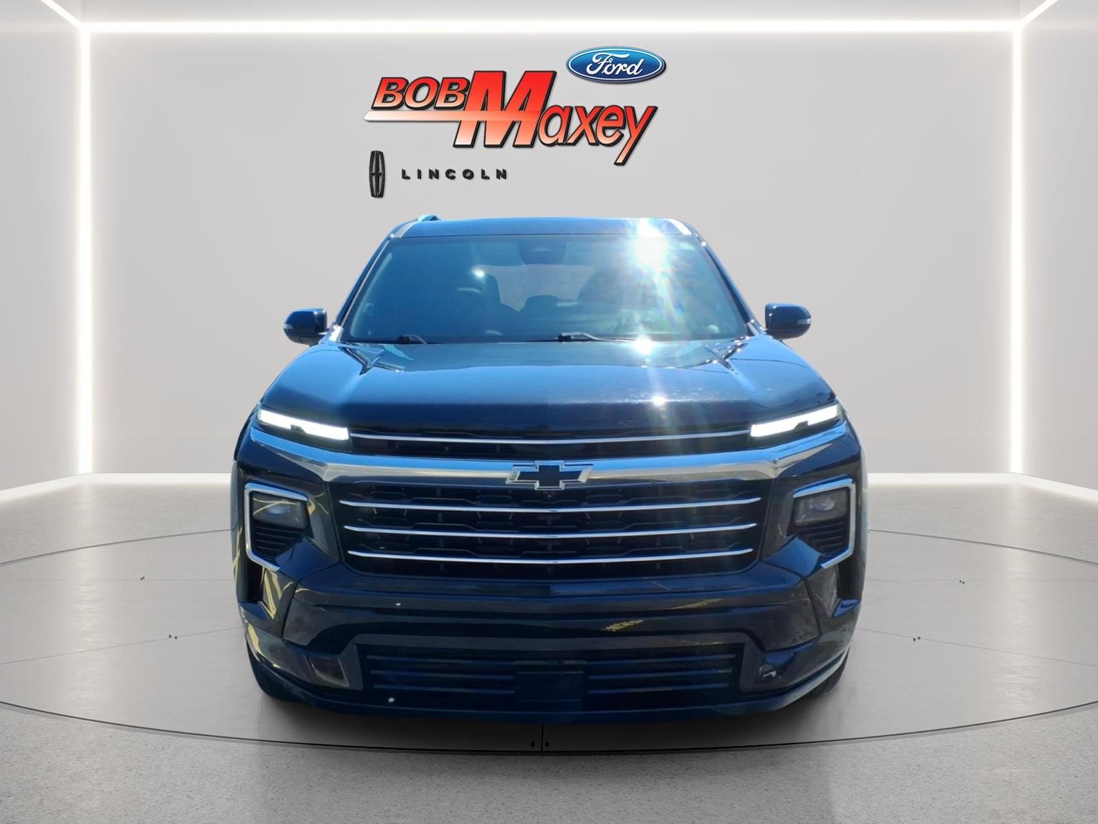 Used 2025 Chevrolet Traverse High Country w/ LPO, Floor Liner Package AWD/4WD image 2