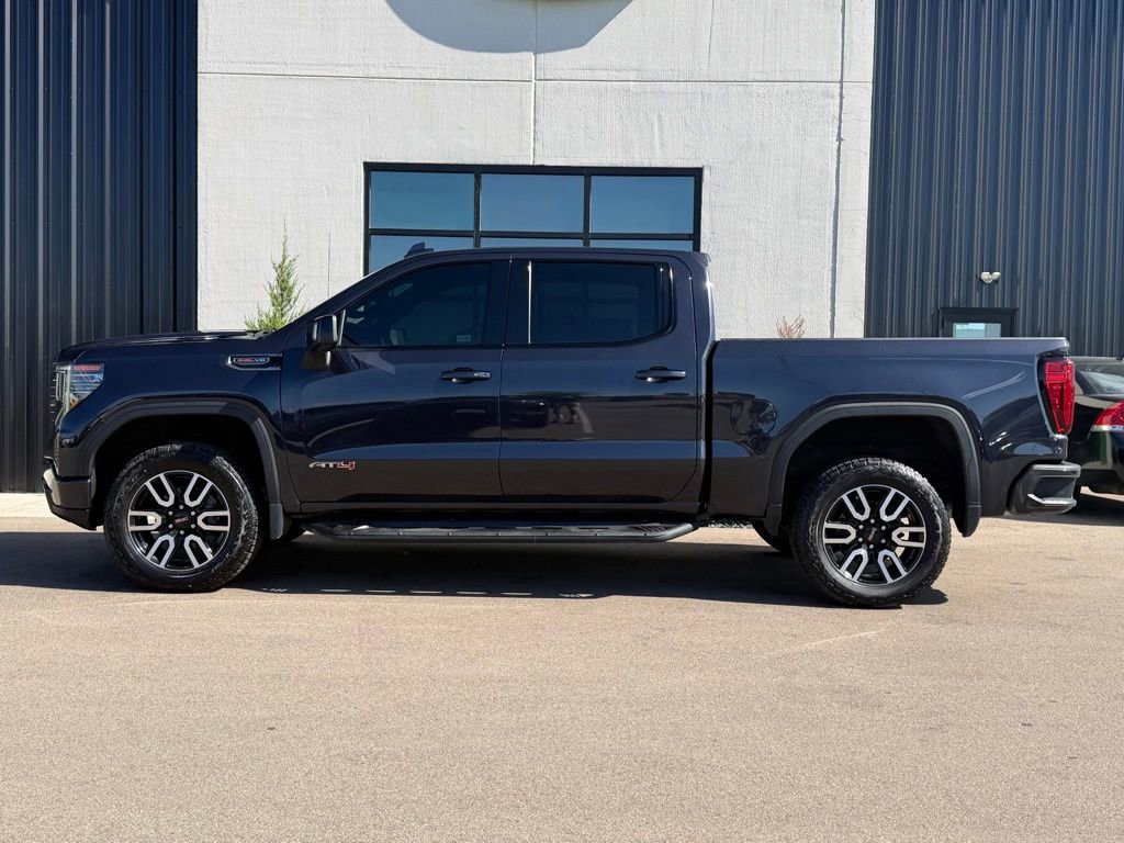 Used 2022 GMC Sierra 1500 AT4 w/ AT4 Preferred Package AWD/4WD image 2