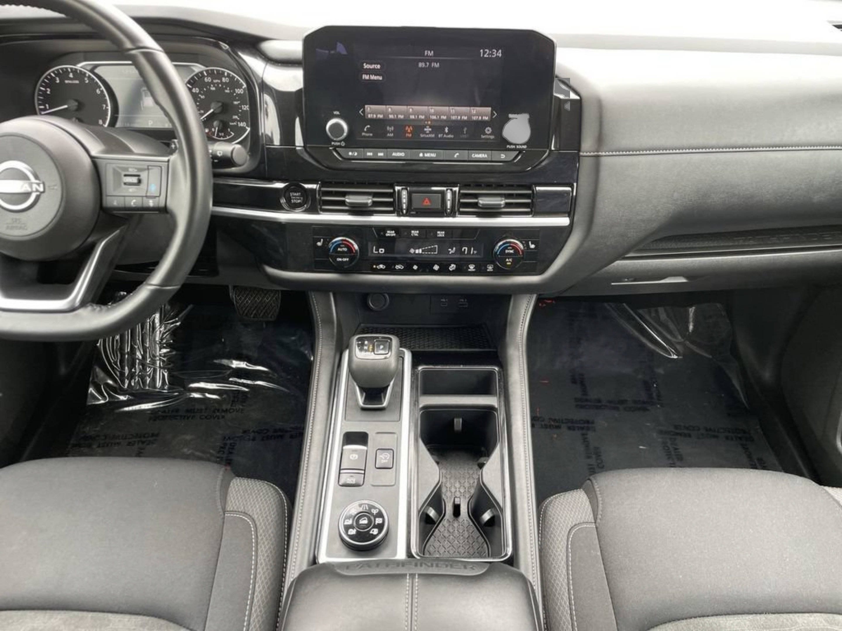 Used 2025 Nissan Pathfinder SV AWD/4WD image 12