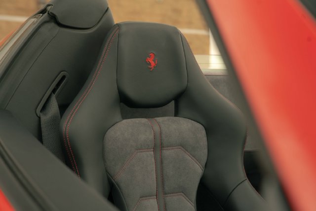 Used 2014 Ferrari 458 Spider RWD image 39