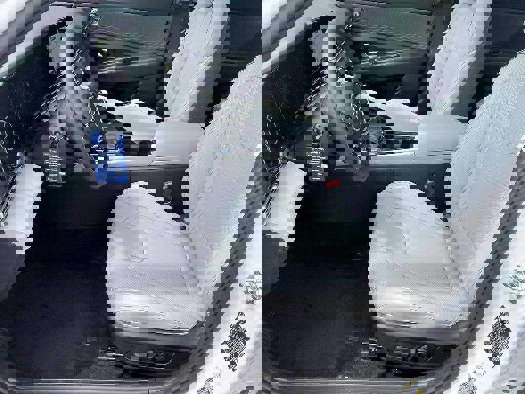 New 2026 Hyundai Elantra Limited image 13