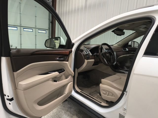 Used 2016 Cadillac SRX Luxury w/ Driver Awareness Package AWD/4WD image 11