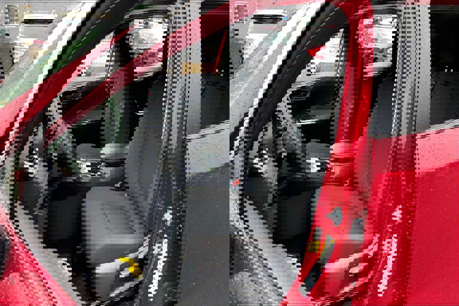 Used 2021 Toyota RAV4 LE image 8