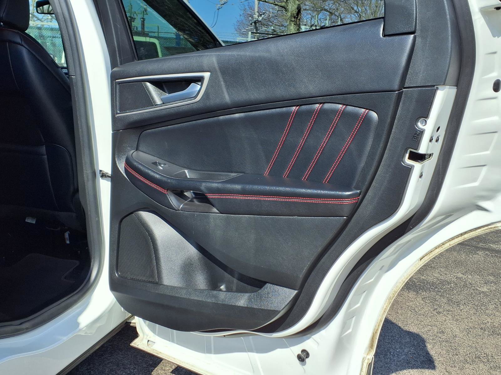 Certified 2022 Ford Edge ST-Line w/ Cargo Accessory Package AWD/4WD image 14