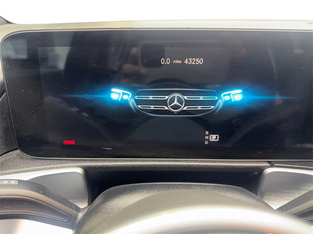 Used 2022 Mercedes-Benz GLB 250 w/ Premium Package Lite image 57