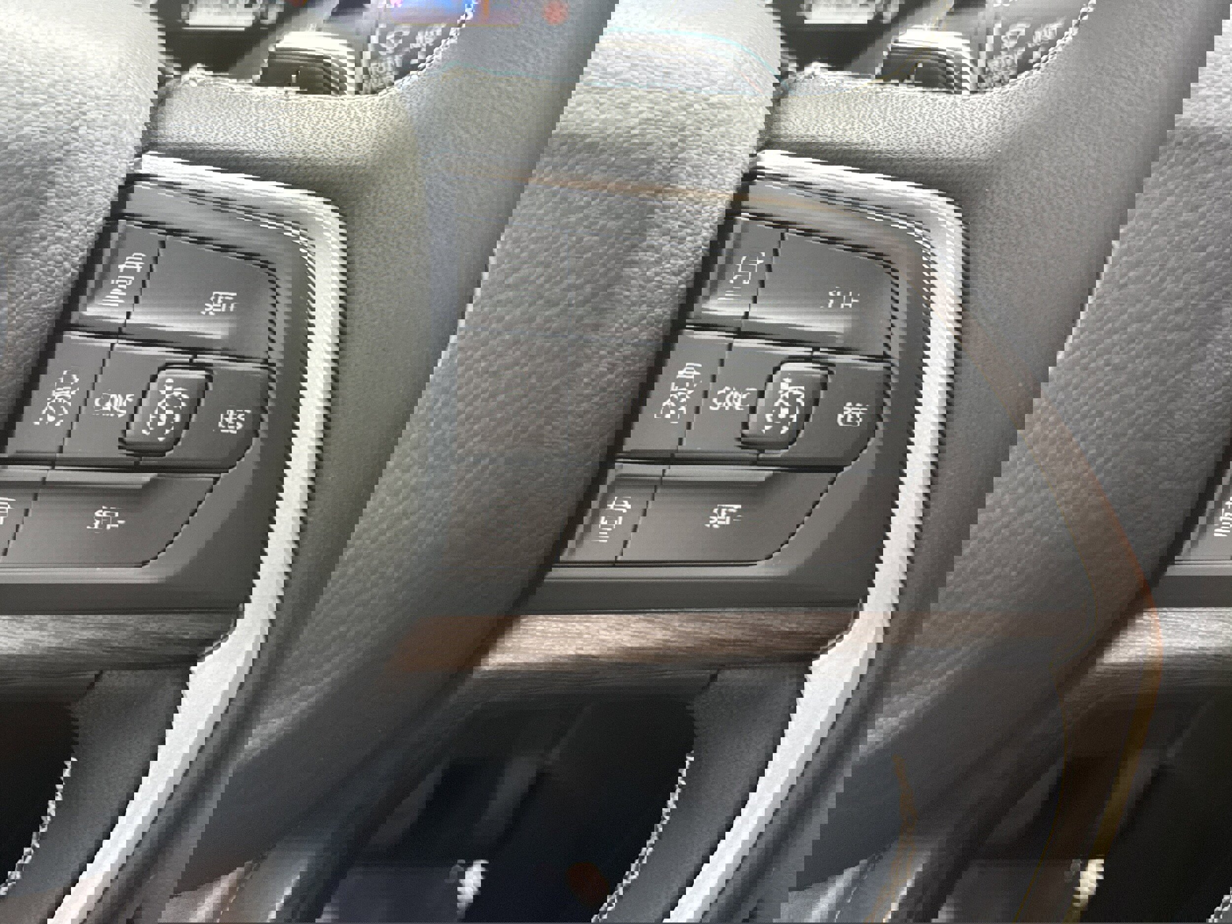 Used 2025 Jeep Grand Cherokee Limited w/ Black Appearance Package AWD/4WD image 26