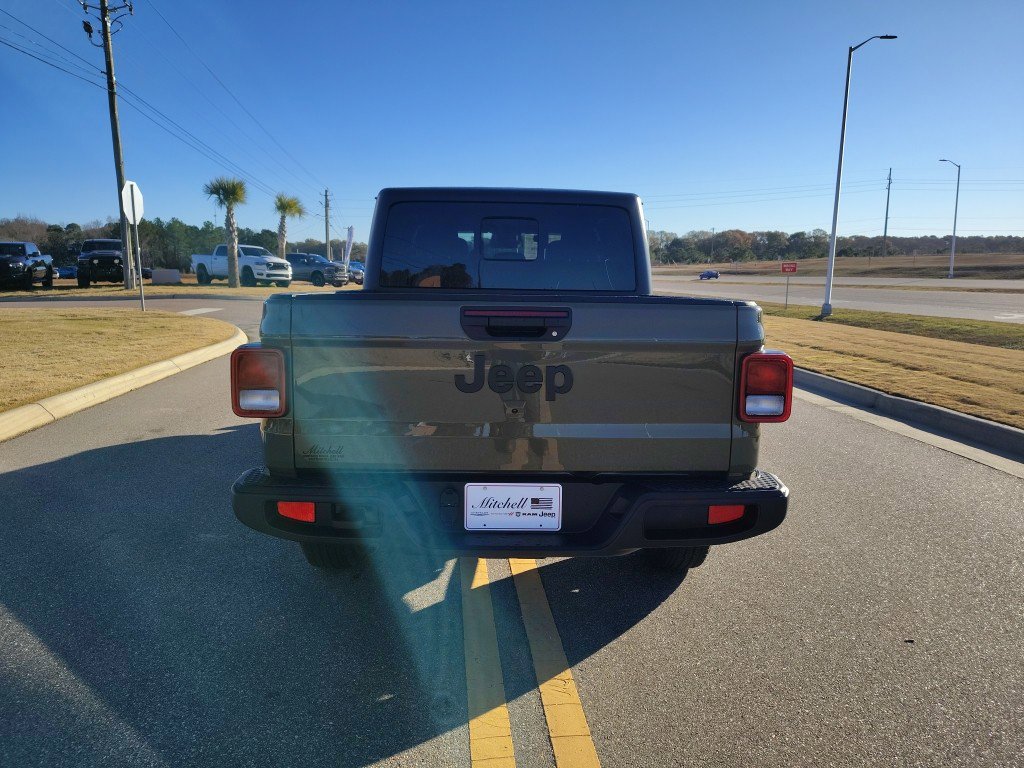 New 2026 Jeep Gladiator Sport AWD/4WD image 9