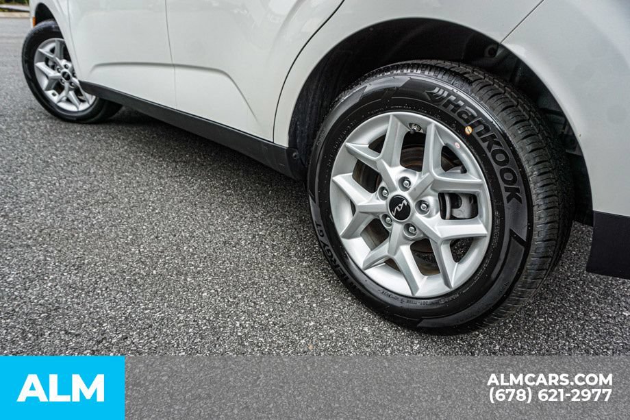 Used 2025 Kia Soul LX w/ LX Technology Package FWD image 16
