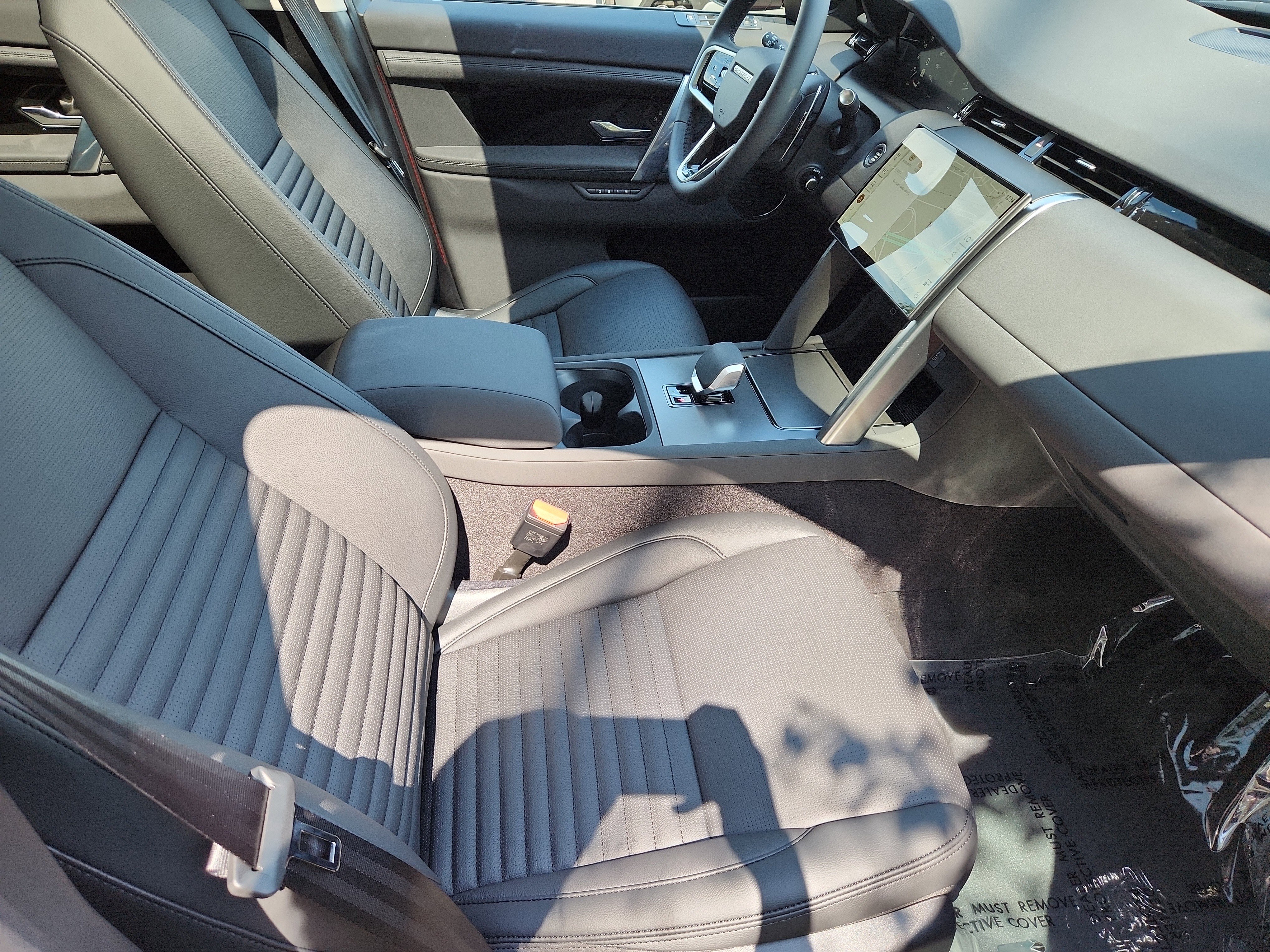 New 2025 Land Rover Discovery Sport S image 3