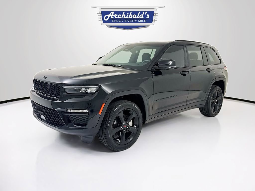 Used 2024 Jeep Grand Cherokee Limited w/ Black Appearance Package AWD/4WD image 3
