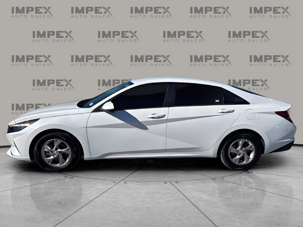 Used 2021 Hyundai Elantra SE FWD image 2