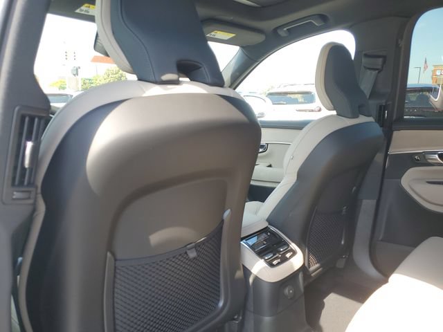 New 2026 Volvo XC90 T8 Plus w/ Protection Package AWD/4WD image 28