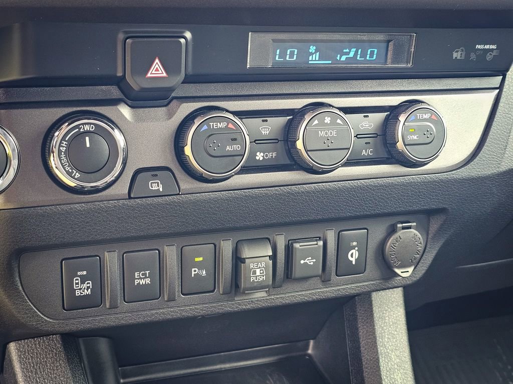 Used 2023 Toyota Tacoma TRD Off-Road w/ Technology Package AWD/4WD image 25