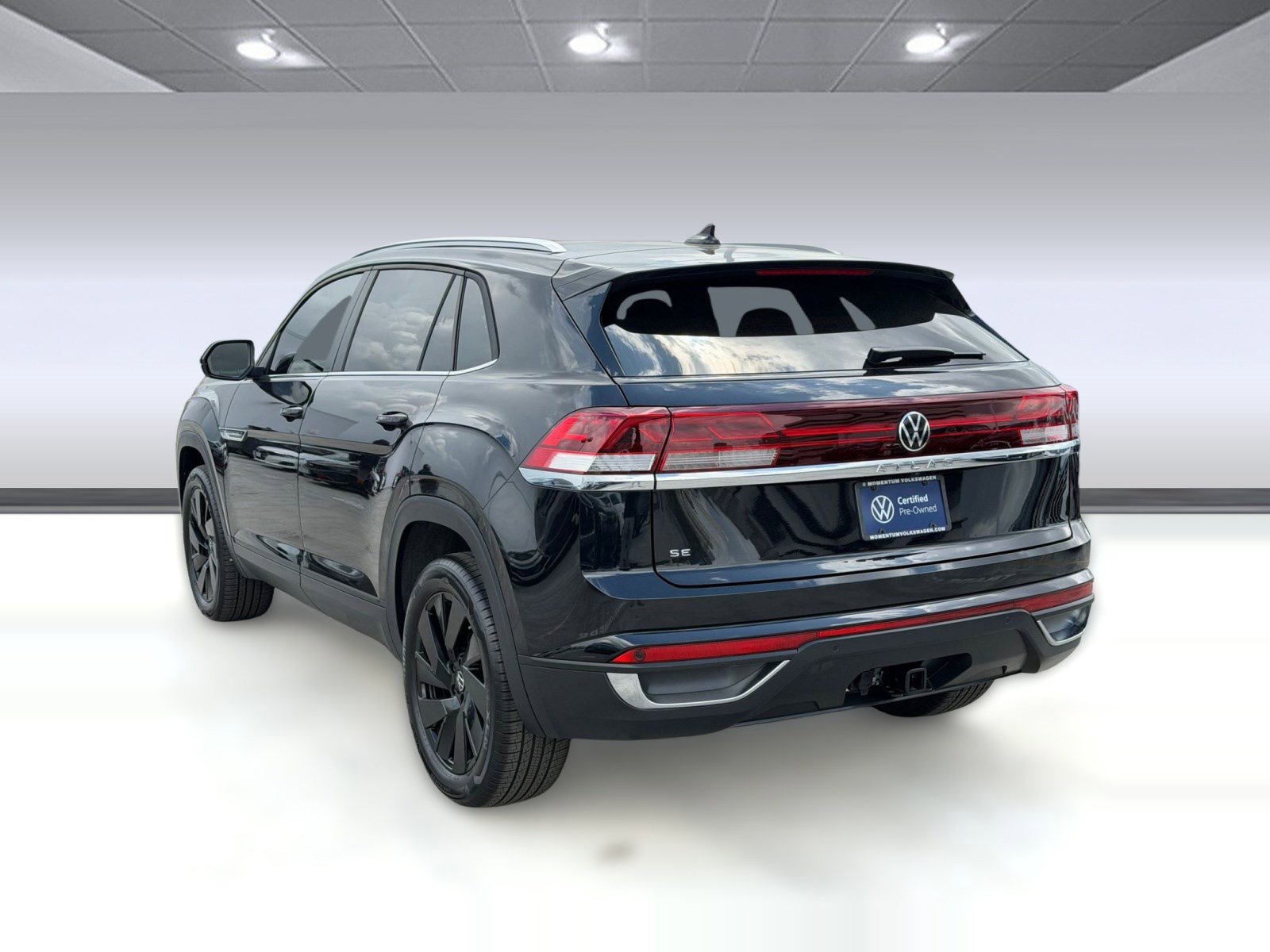 Certified 2026 Volkswagen Atlas Cross Sport SE FWD image 3