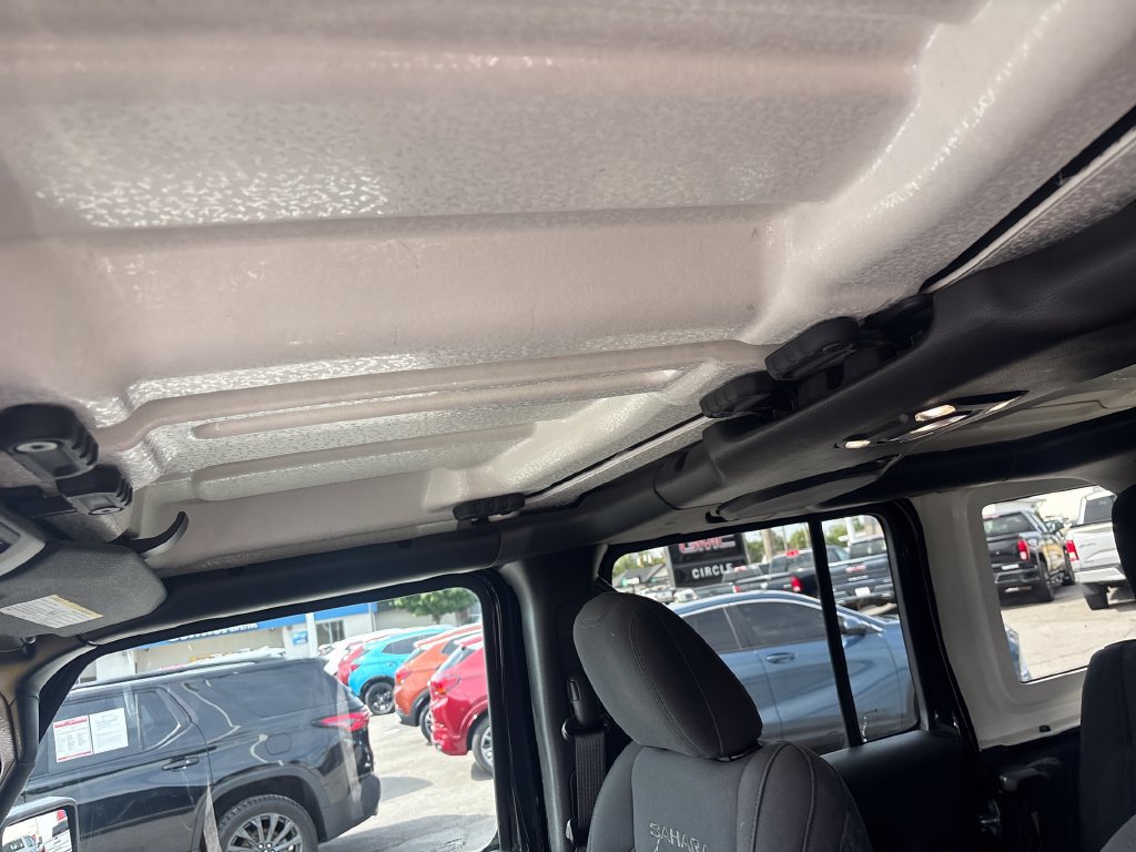 Used 2021 Jeep Wrangler Unlimited Sahara w/ Cold Weather Group AWD/4WD image 27