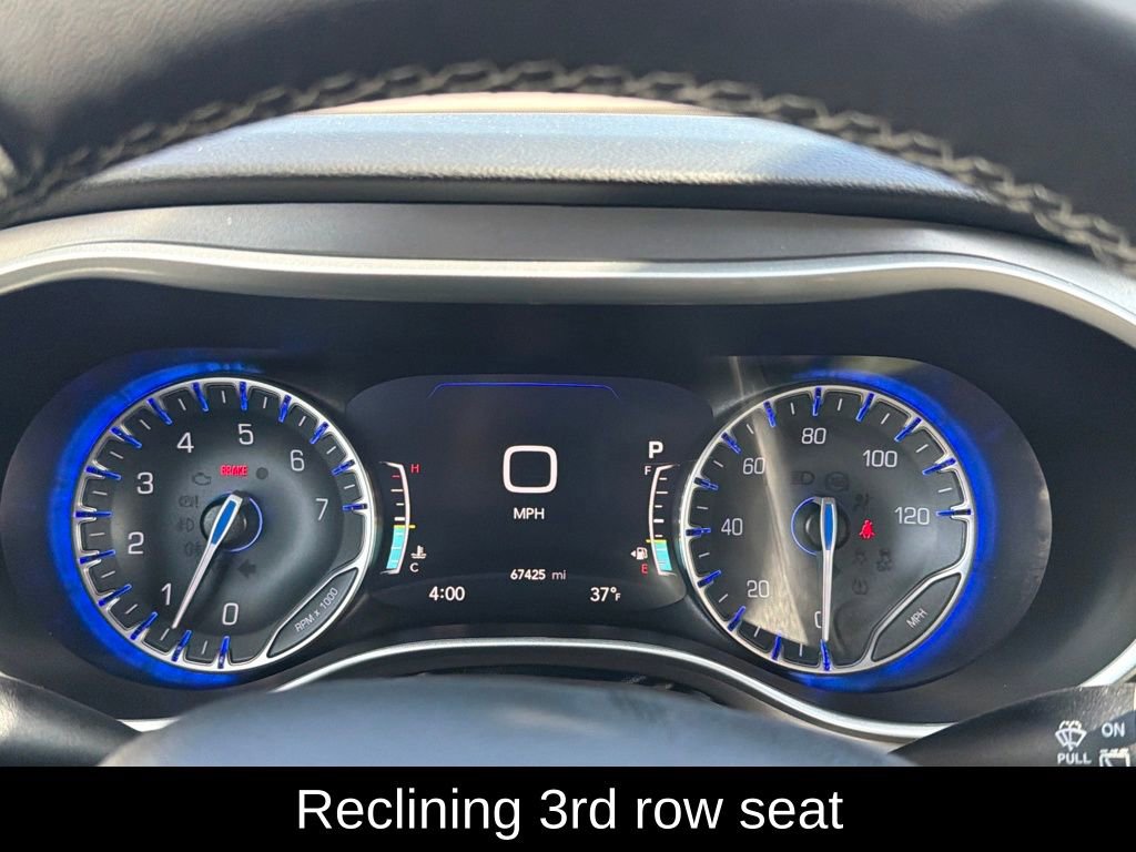 Used 2023 Chrysler Pacifica Touring-L image 13