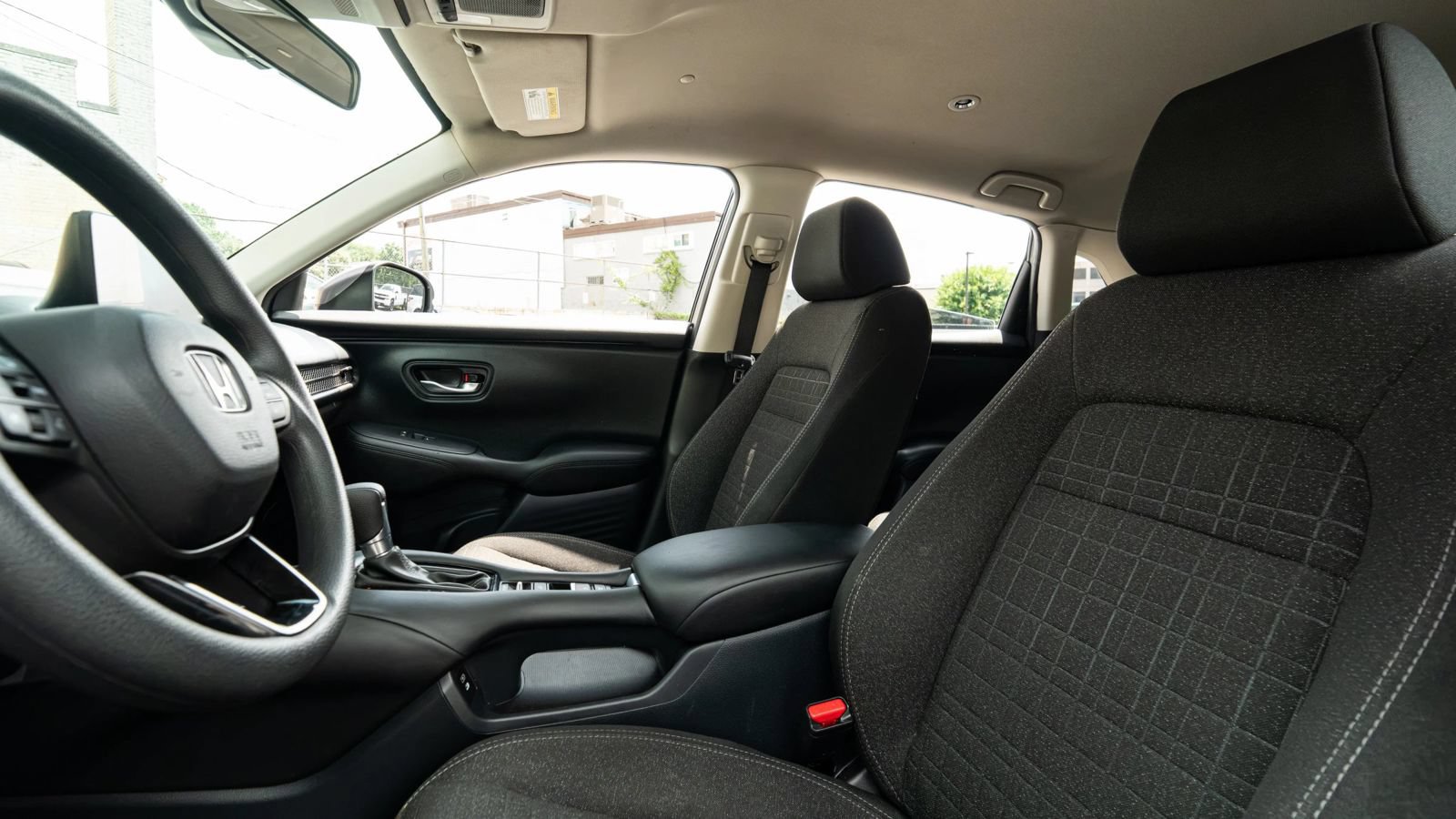 Used 2025 Honda HR-V LX image 25