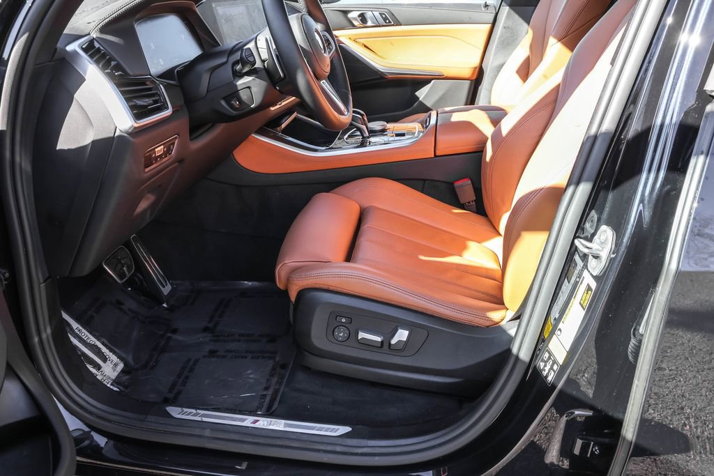 Used 2022 BMW X5 xDrive40i w/ M Sport Package image 19