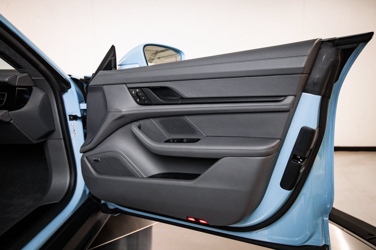 Certified 2023 Porsche Taycan GTS AWD/4WD image 27