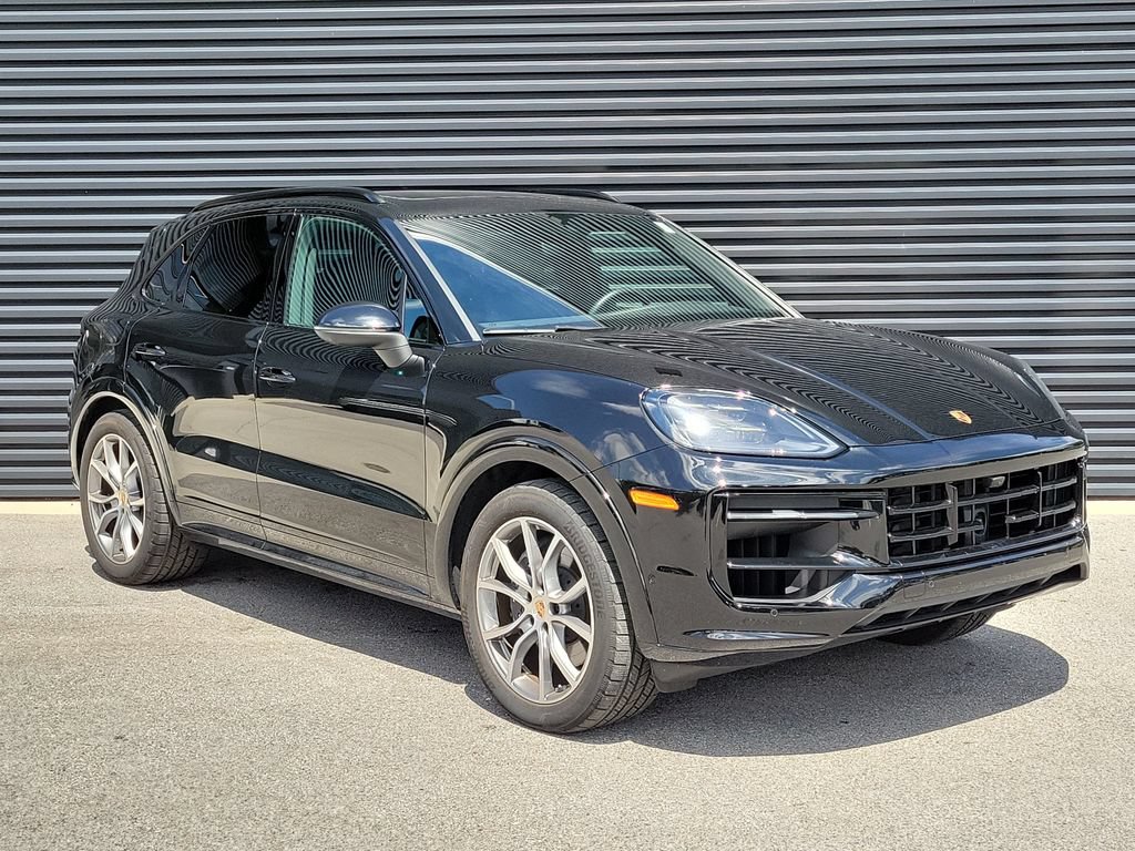 Certified 2025 Porsche Cayenne AWD/4WD image 9