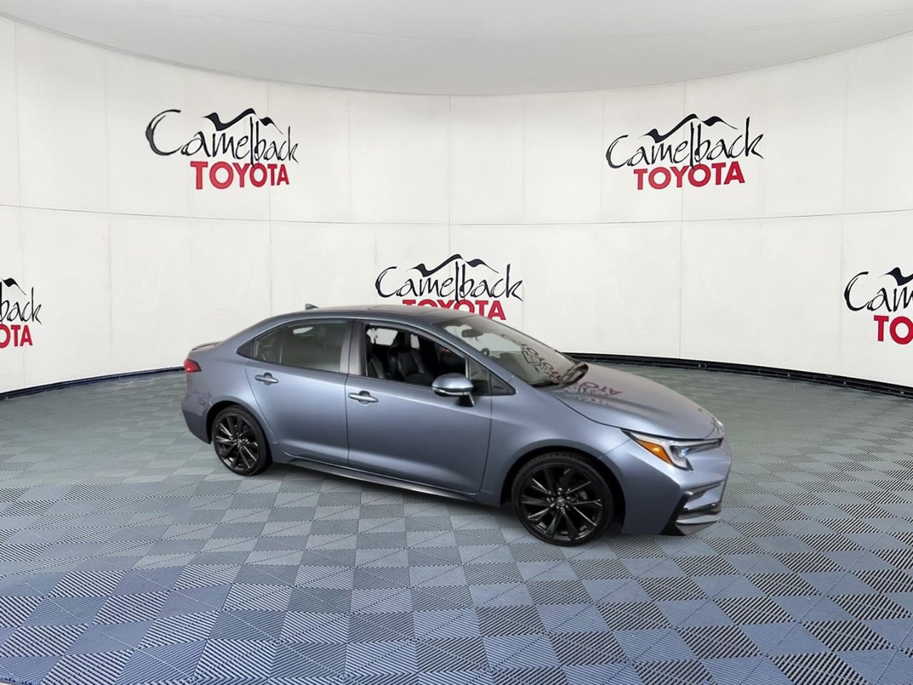 Used 2024 Toyota Corolla XSE FWD image 2