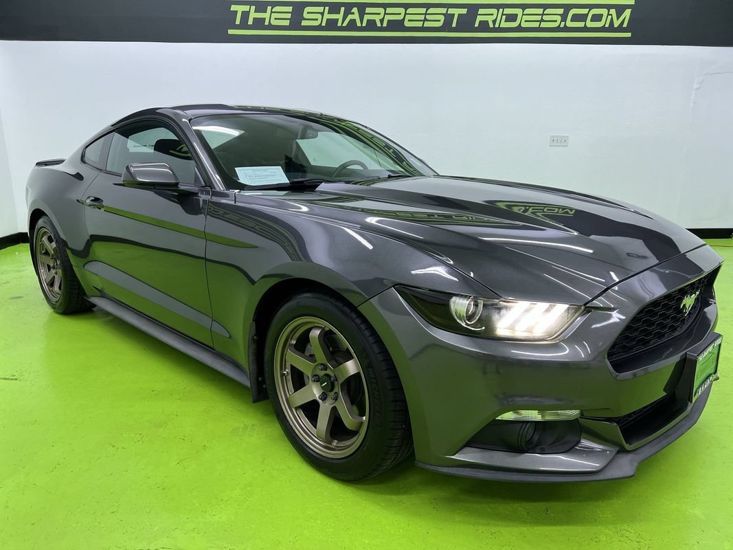 Used 2017 Ford Mustang Coupe RWD image 2