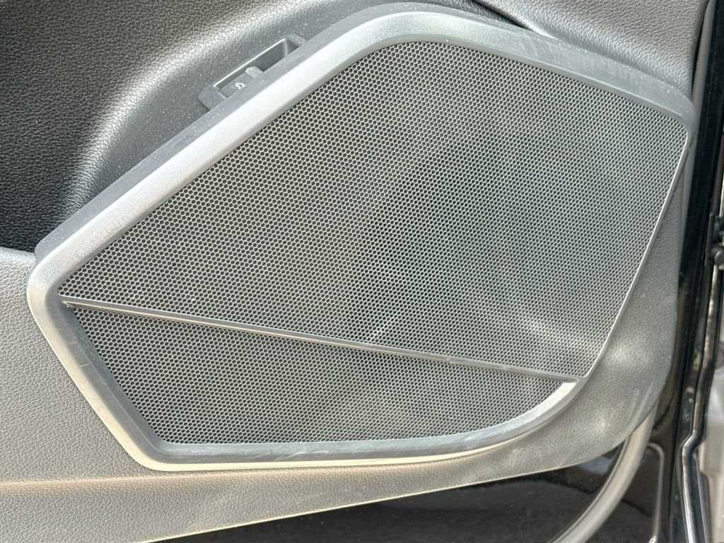 Used 2020 Audi Q5 2.0T Titanium Premium Plus w/ Premium Plus Package image 24