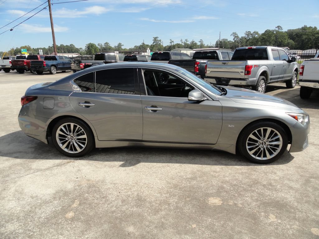 Used 2018 INFINITI Q50 Luxe w/ Essential Package (3.0T Luxe) RWD image 5
