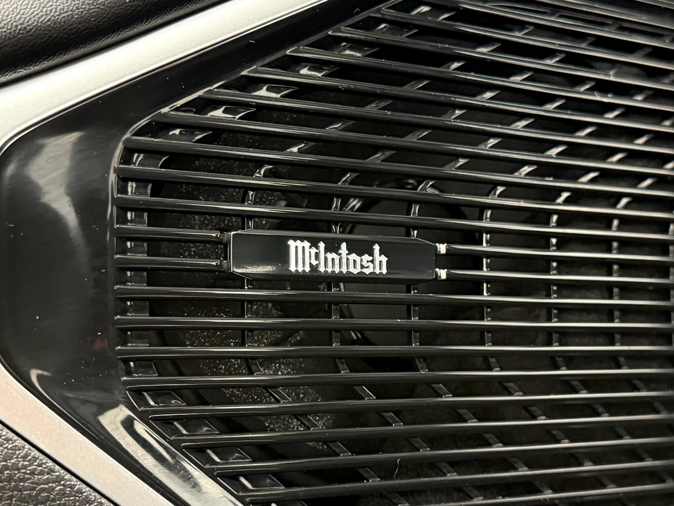 Used 2022 Jeep Wagoneer Series III w/ Premium Group I AWD/4WD image 13