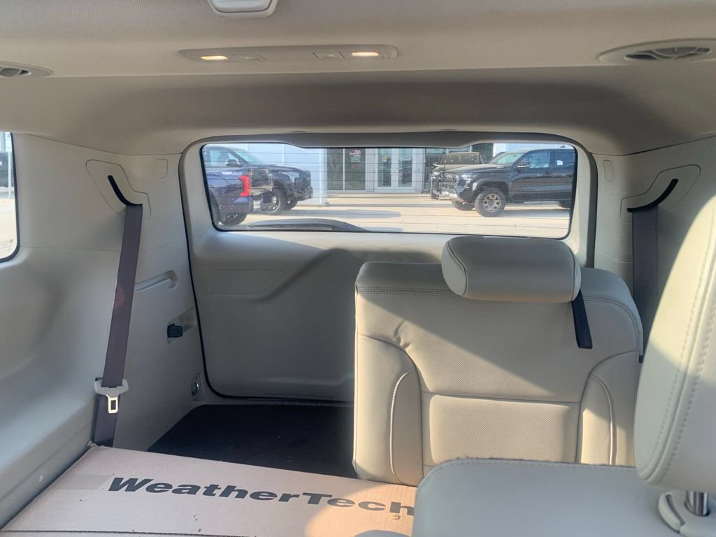 Used 2018 GMC Acadia Denali AWD/4WD image 19
