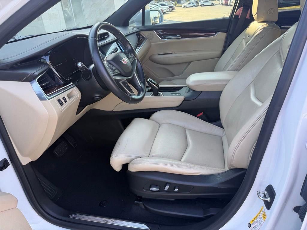 Used 2017 Cadillac XT5 Premium Luxury FWD image 12