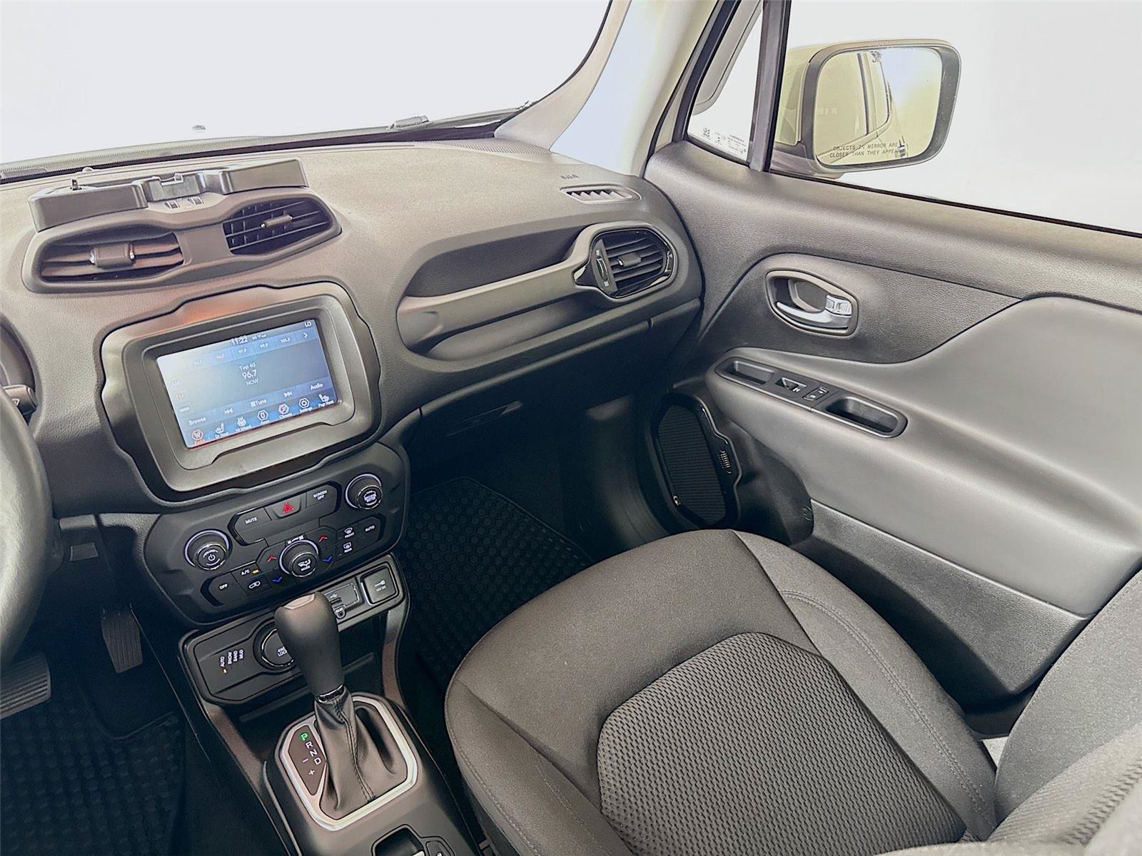 Used 2019 Jeep Renegade Altitude w/ Quick Order Package 2XM AWD/4WD image 25