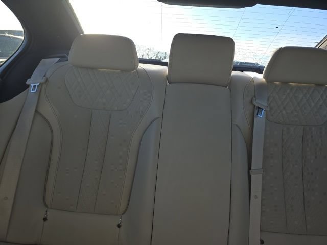 Used 2022 BMW 745e xDrive w/ M Sport Package AWD/4WD image 16