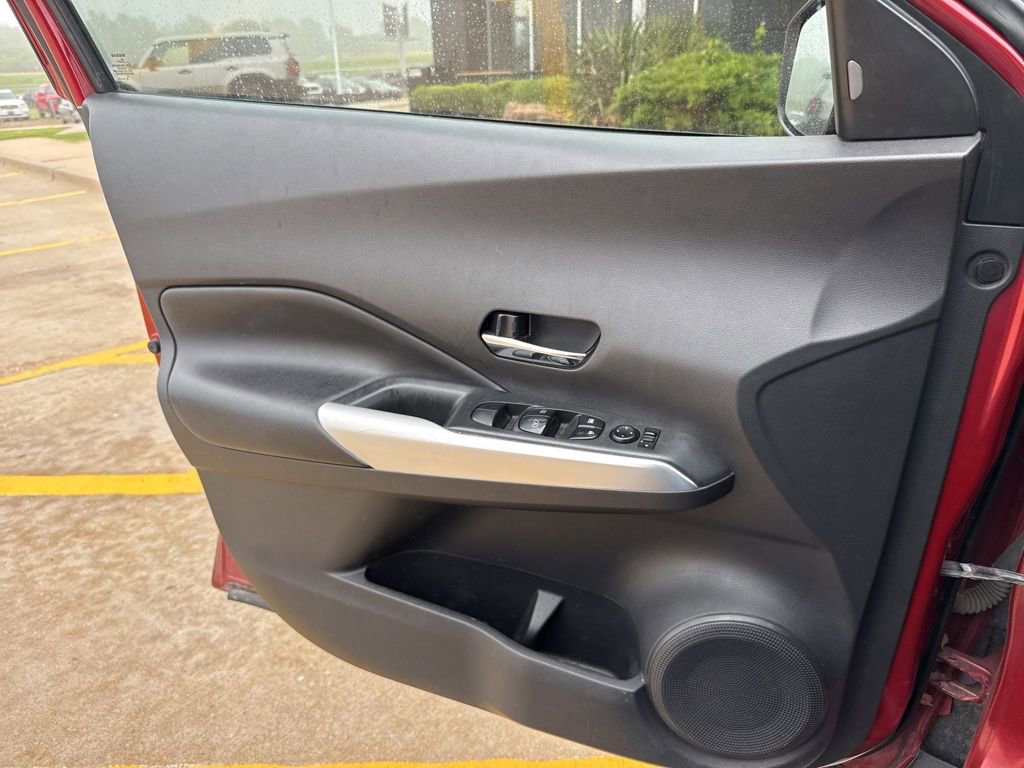 Used 2019 Nissan Kicks SR w/ SR Premium Package FWD image 10