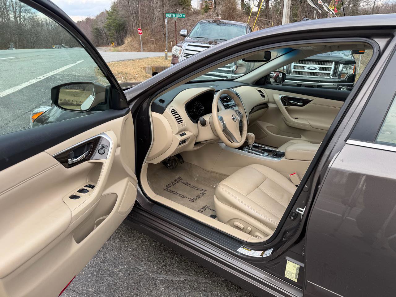 Used 2013 Nissan Altima 2.5 SL w/ Technology Pkg FWD image 10