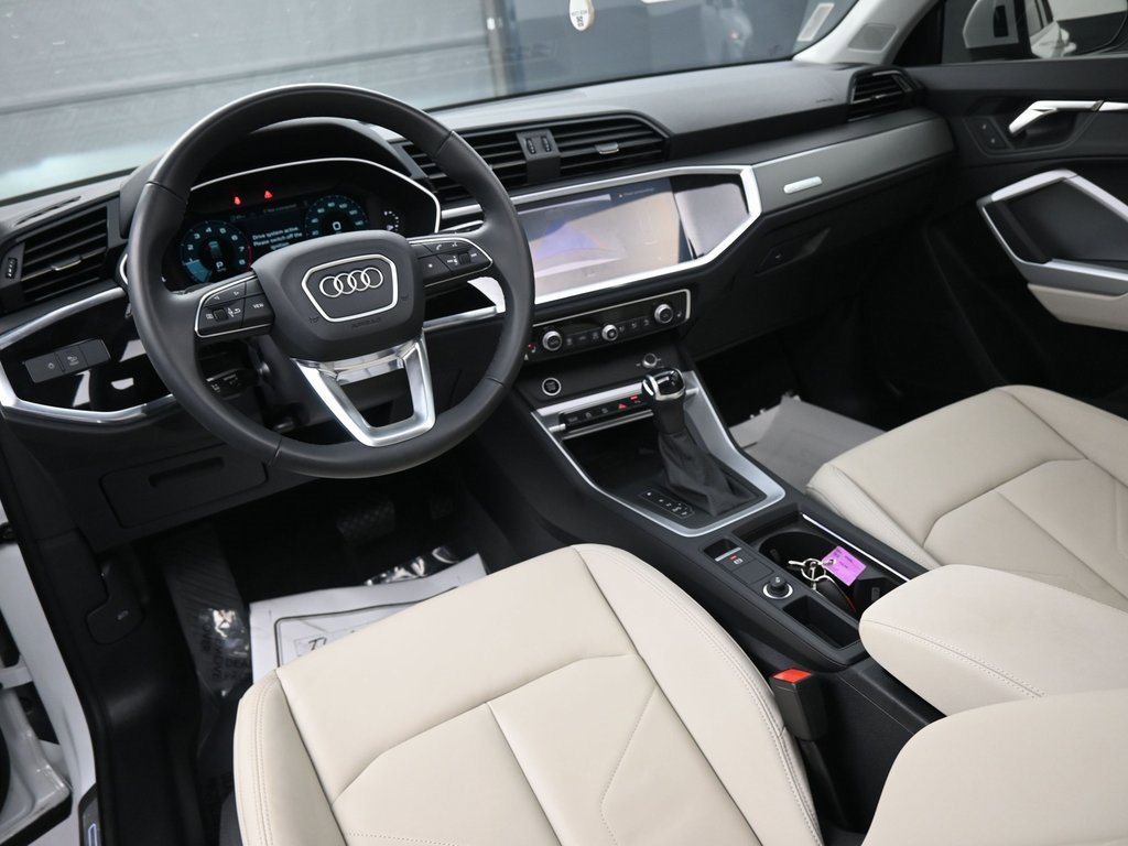 Used 2024 Audi Q3 2.0T Premium w/ Convenience Package image 15