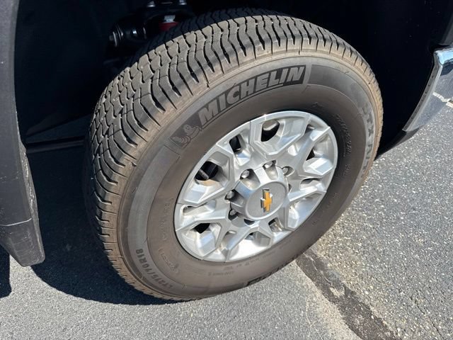 Used 2026 Chevrolet Silverado 2500 LT w/ All Star Edition AWD/4WD image 9