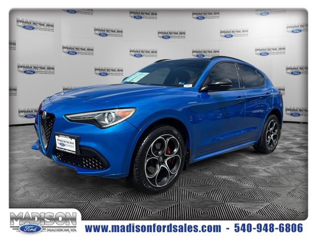 Used 2022 Alfa Romeo Stelvio Veloce AWD/4WD image 1