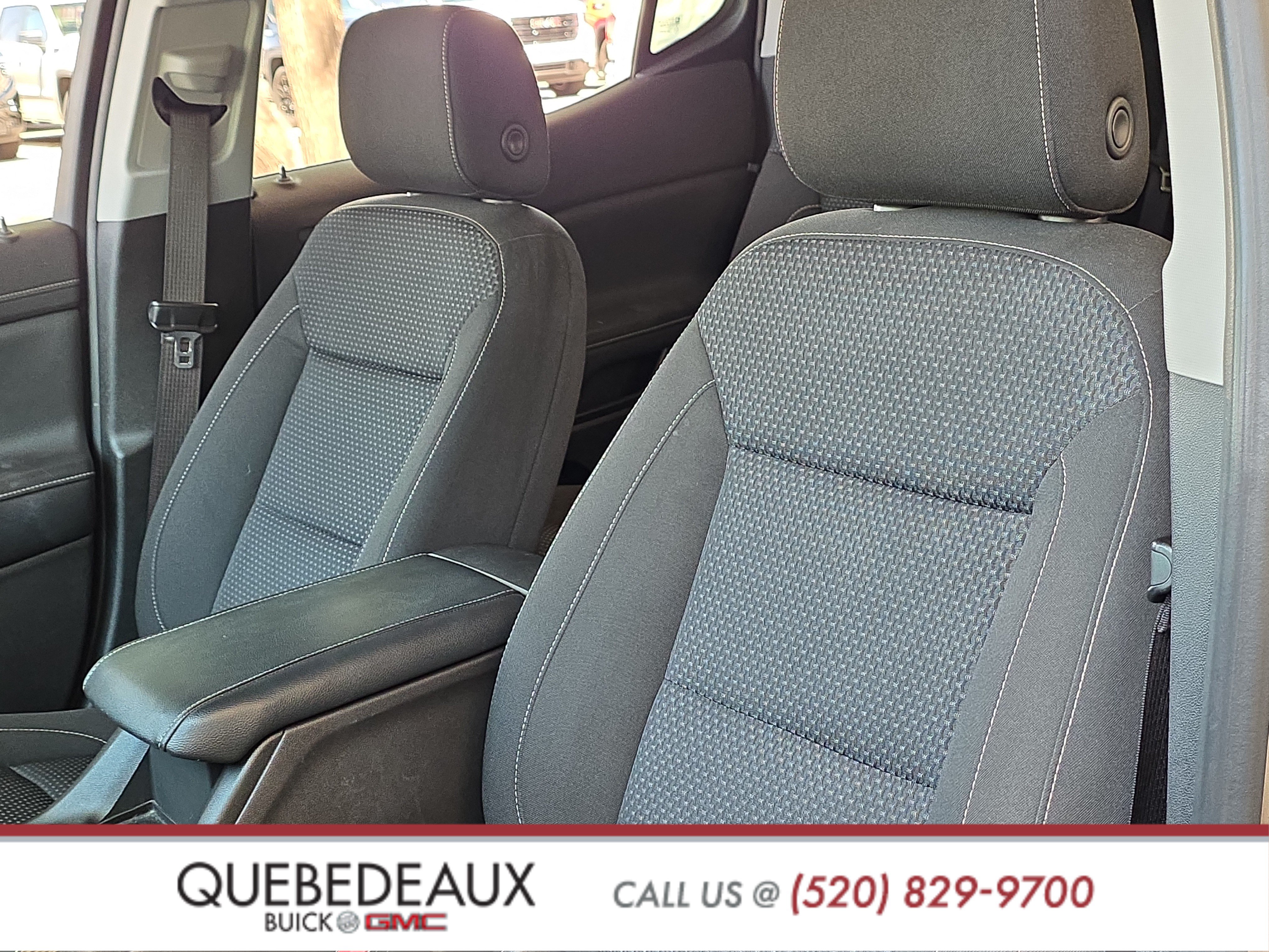 Used 2022 GMC Acadia SLE w/ Driver Convenience Package FWD image 10