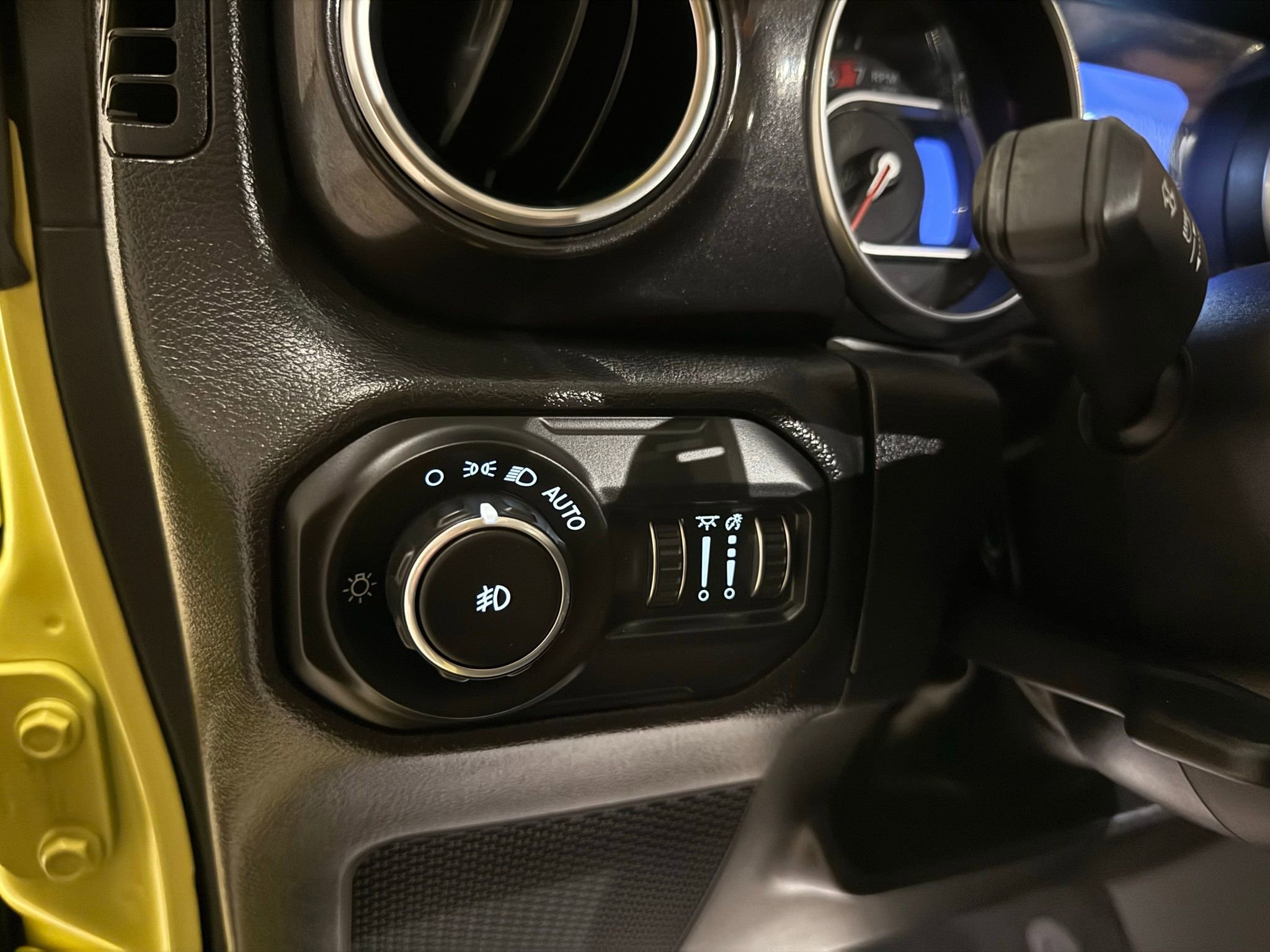 Used 2022 Jeep Wrangler Unlimited Rubicon w/ Trailer Tow Package image 38