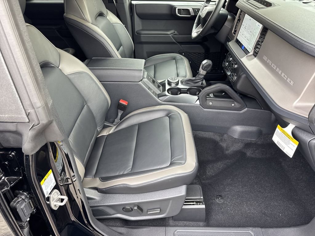 New 2025 Ford Bronco Outer Banks w/ Sasquatch Package image 13